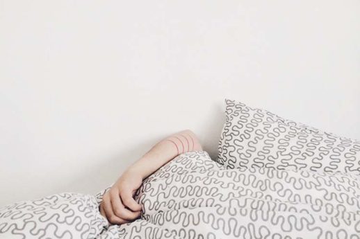 Perché le donne hanno bisogno di dormire di più? È questione di cervello