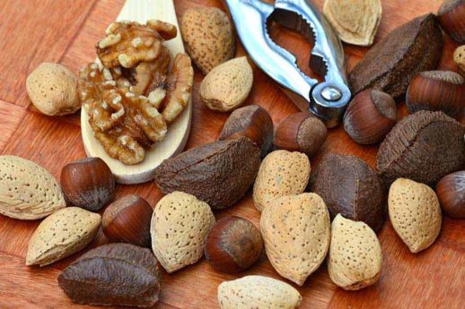 Un pugno di noci al giorno contro tumori e ictus