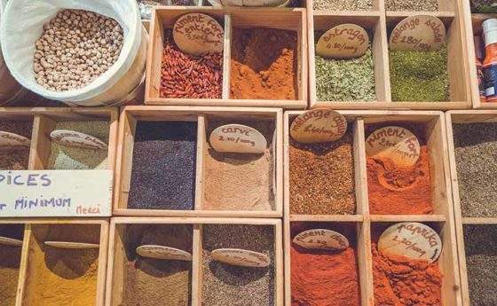 Peperoncino, curcuma, zenzero: mangiare piccante per vivere più a lungo