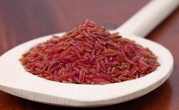 Come scegliere un buon integratore per tenere sotto controllo il colesterolo in modo naturale?