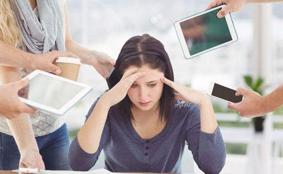 Lo stress può essere collegato al bruxismo: come combatterlo?