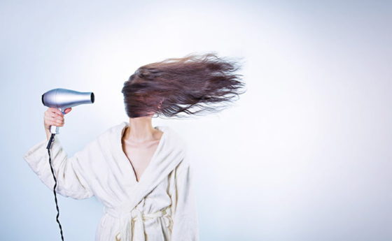 Lavi i capelli tutti i giorni? Lo stai facendo nel modo sbagliato