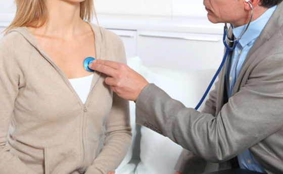 Il Tocco del medico: rassicurante o imbarazzante?