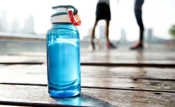 Scopri quanta acqua dovresti bere ogni giorno